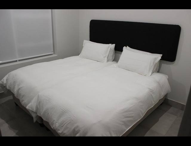 2 BEDROOM APARTMENT TO LET IN GEORGE CENTRAL